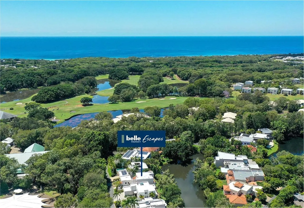 Luxury Lakeside Villa Yaroomba